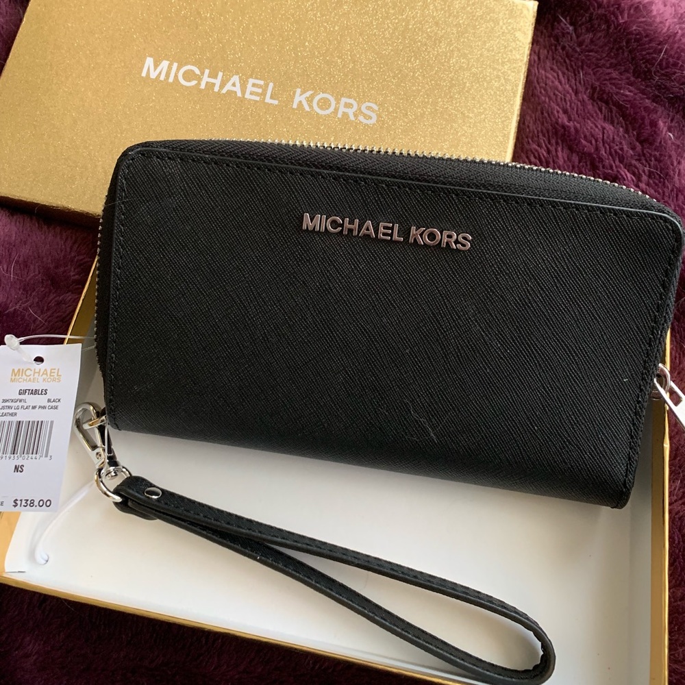 Michael Kors wristlet